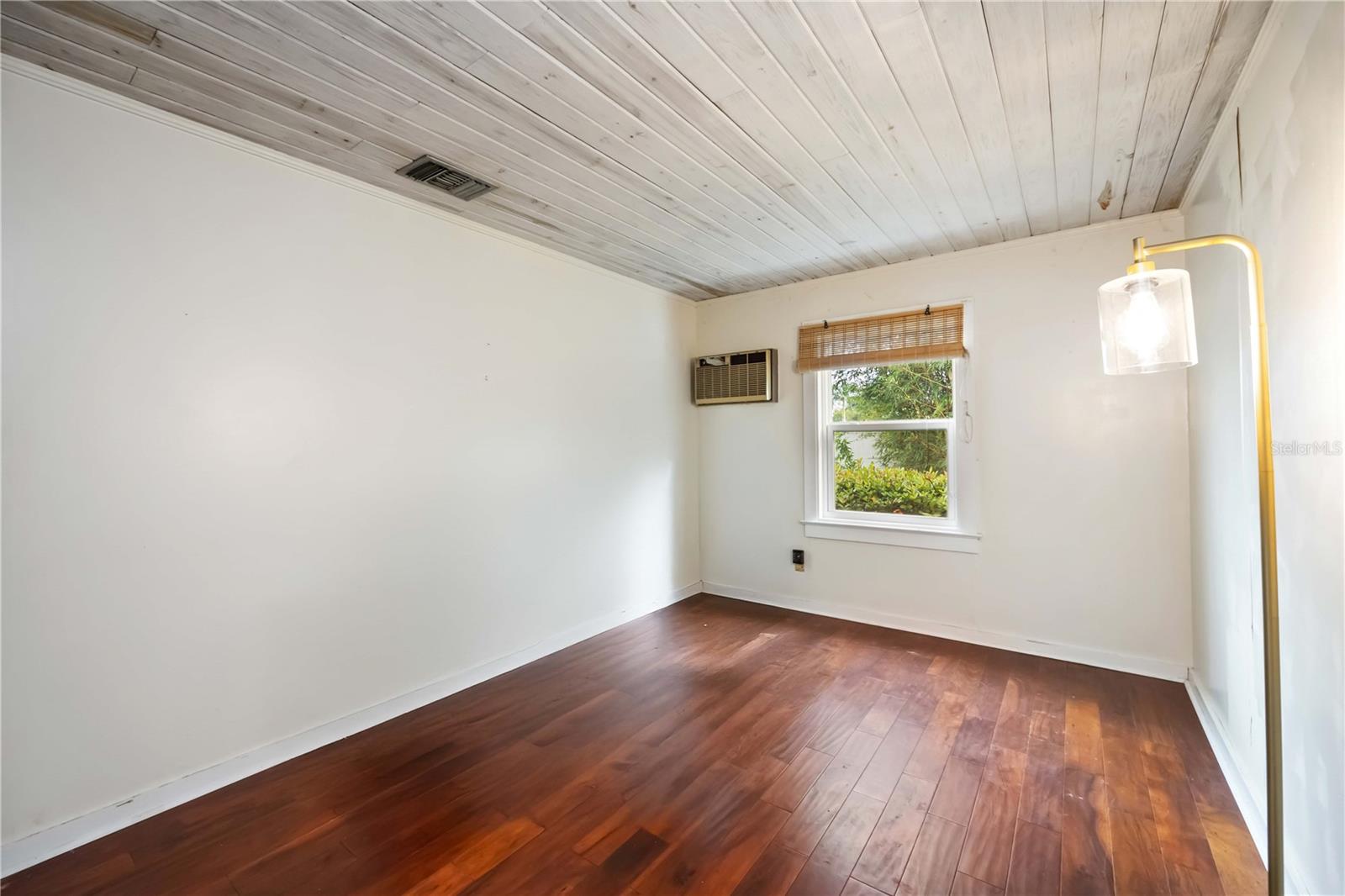 Image 17 of 45 For 816 59th Street Nw