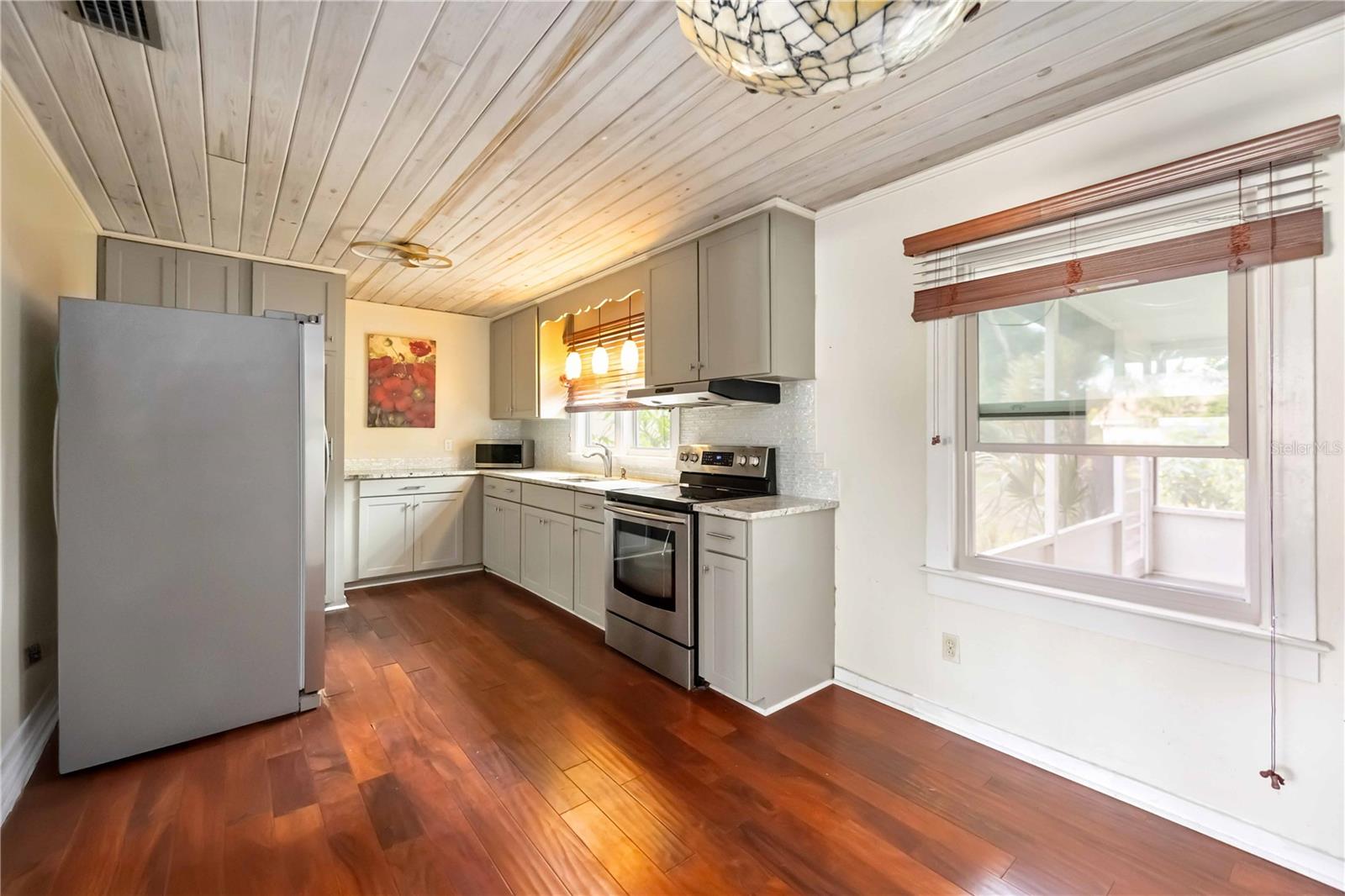 Image 6 of 45 For 816 59th Street Nw