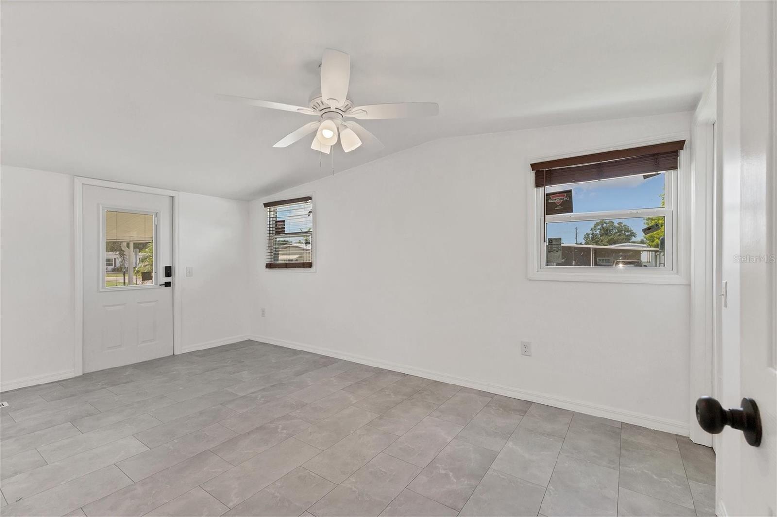 Image 6 of 37 For 6710 36th Avenue E 54