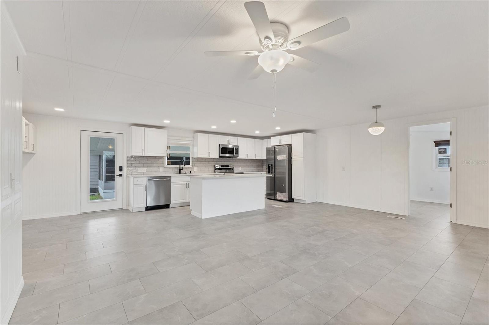 Image 7 of 37 For 6710 36th Avenue E 54