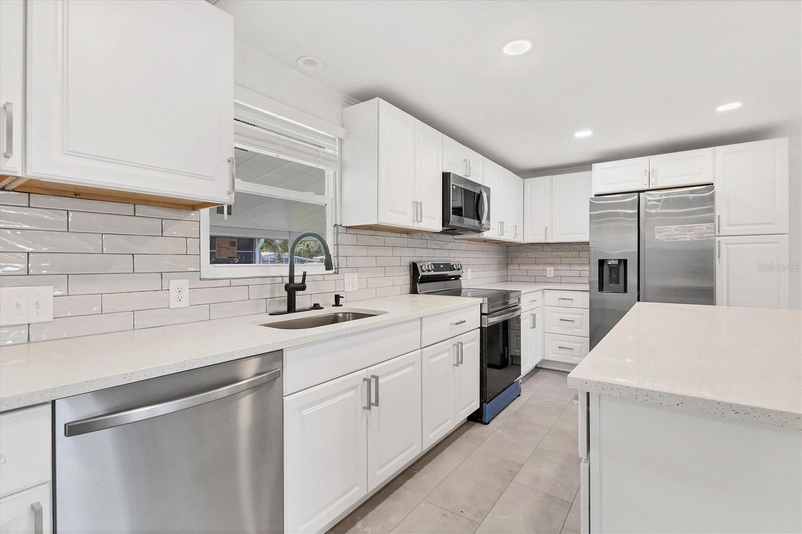Image 9 of 37 For 6710 36th Avenue E 54