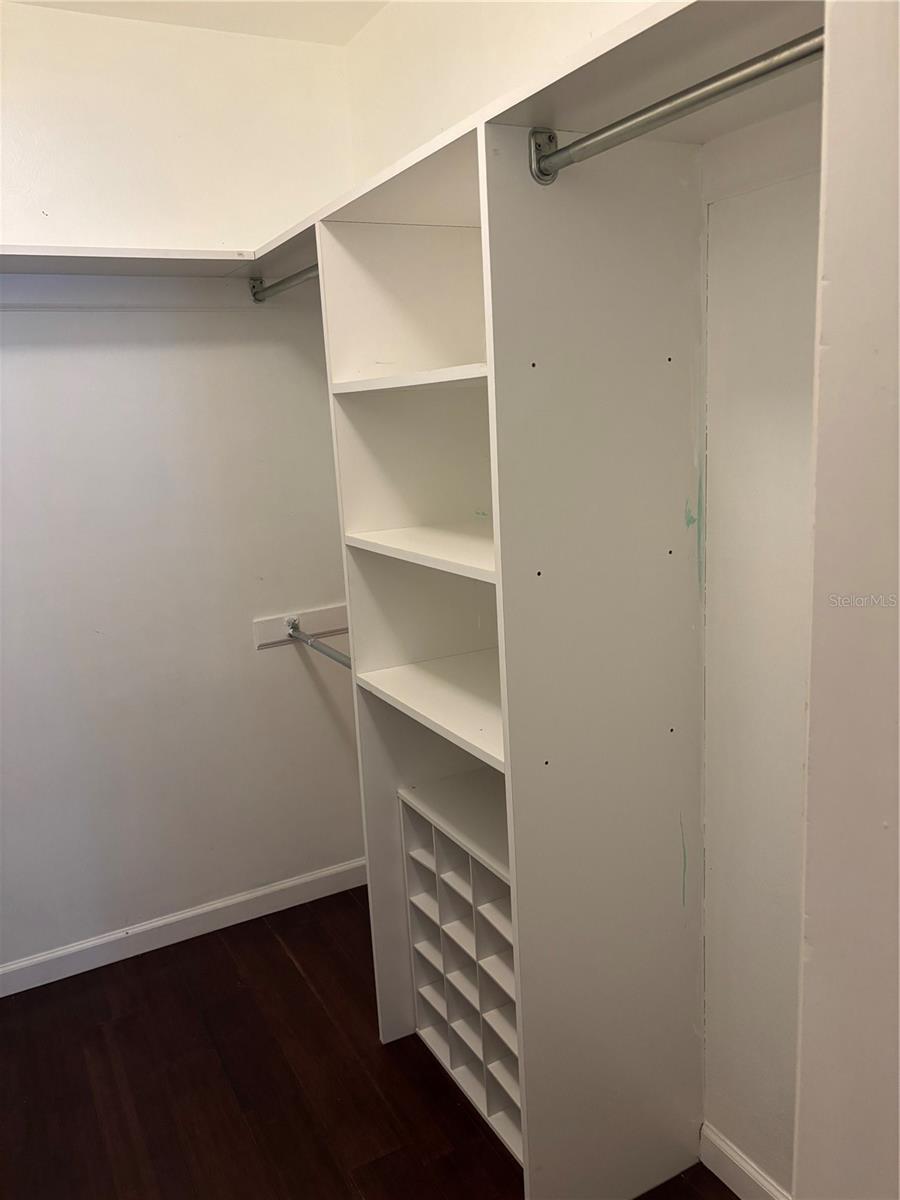 Image 14 of 21 For 2866 Rainbow Circle