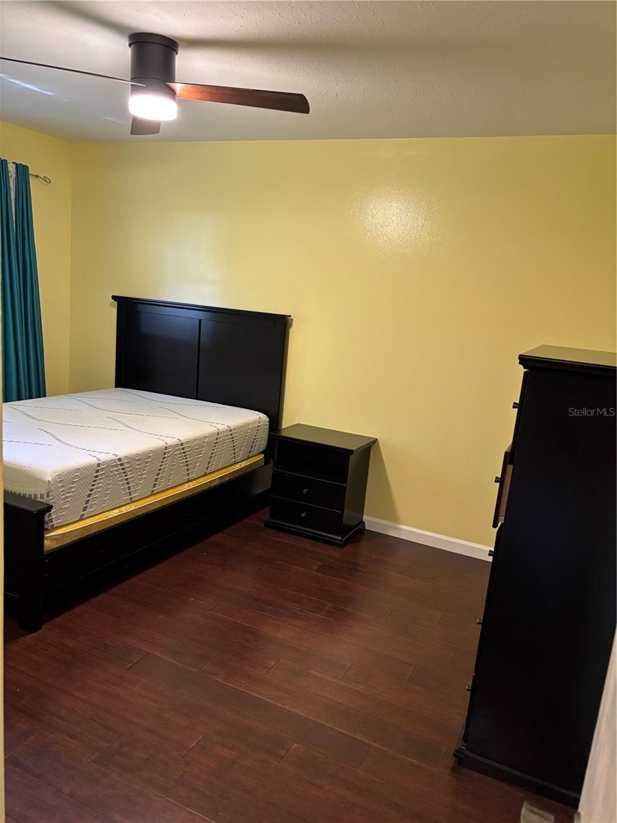 Image 18 of 21 For 2866 Rainbow Circle