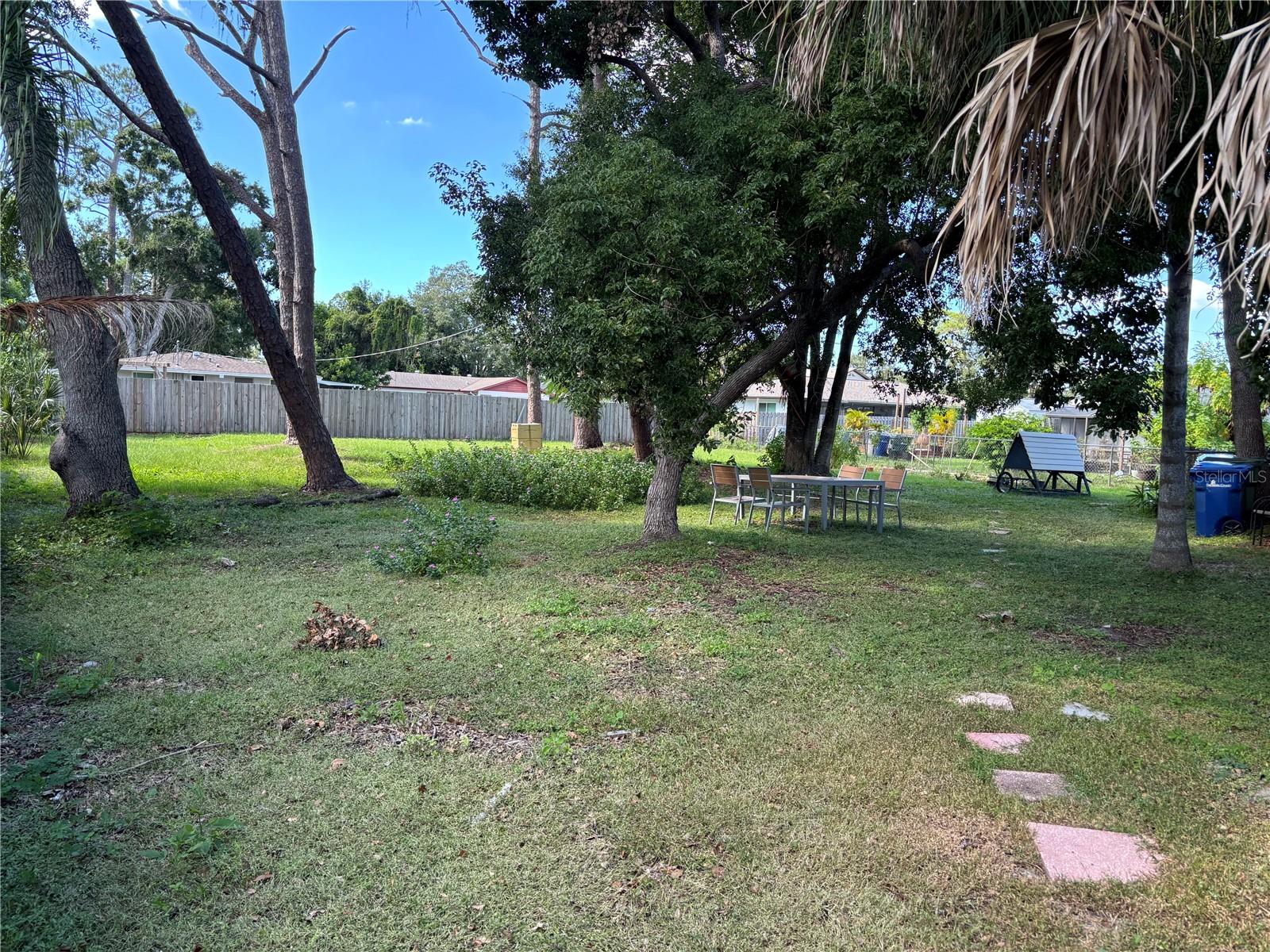 Image 4 of 21 For 2866 Rainbow Circle