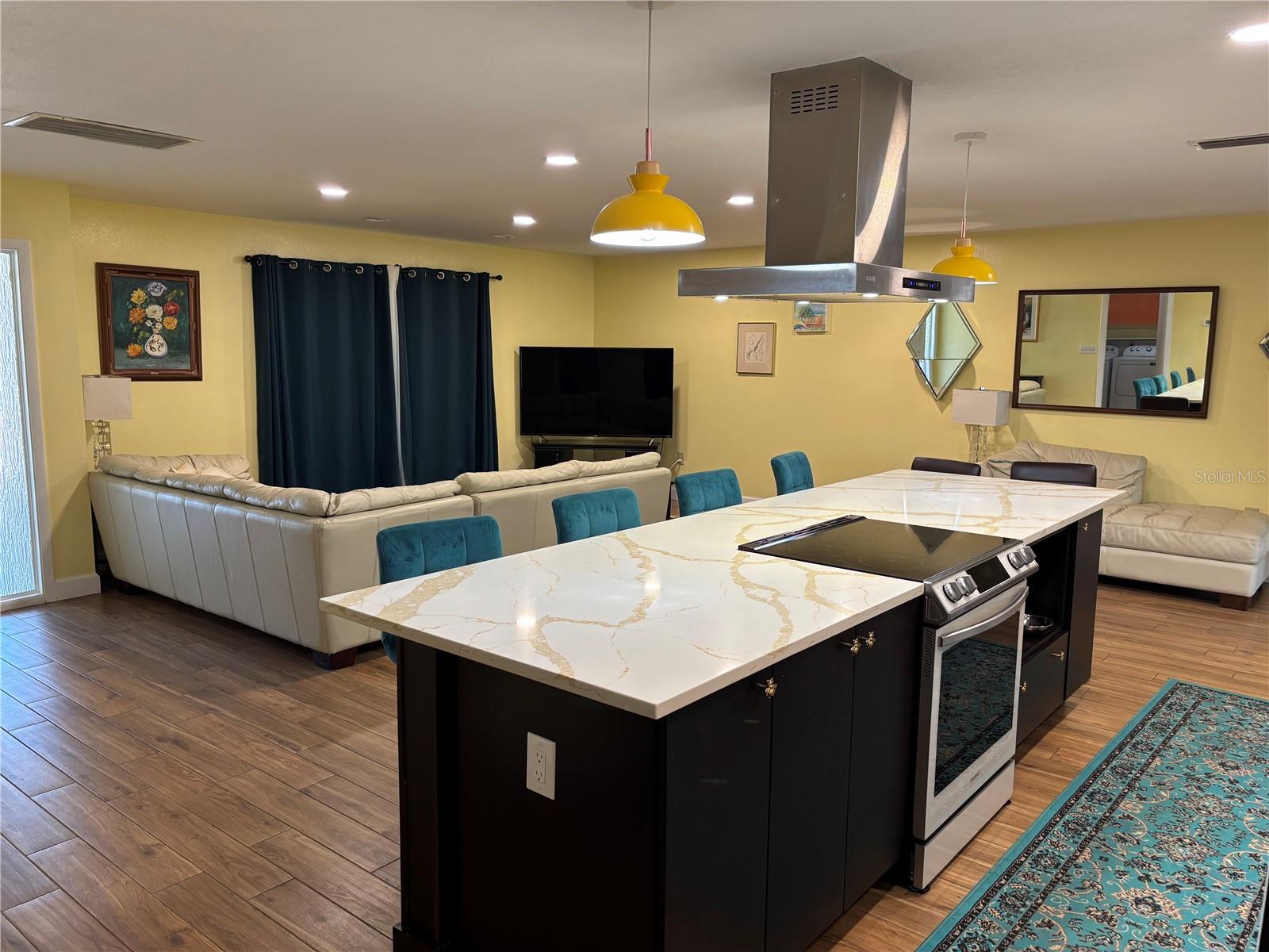 Image 6 of 21 For 2866 Rainbow Circle