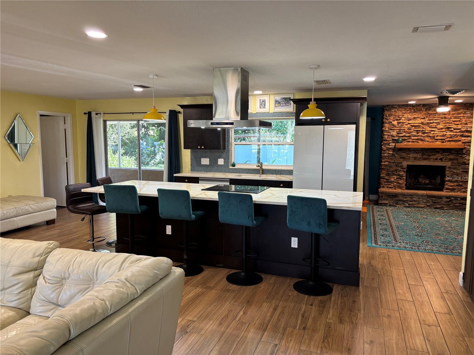 Image 8 of 21 For 2866 Rainbow Circle