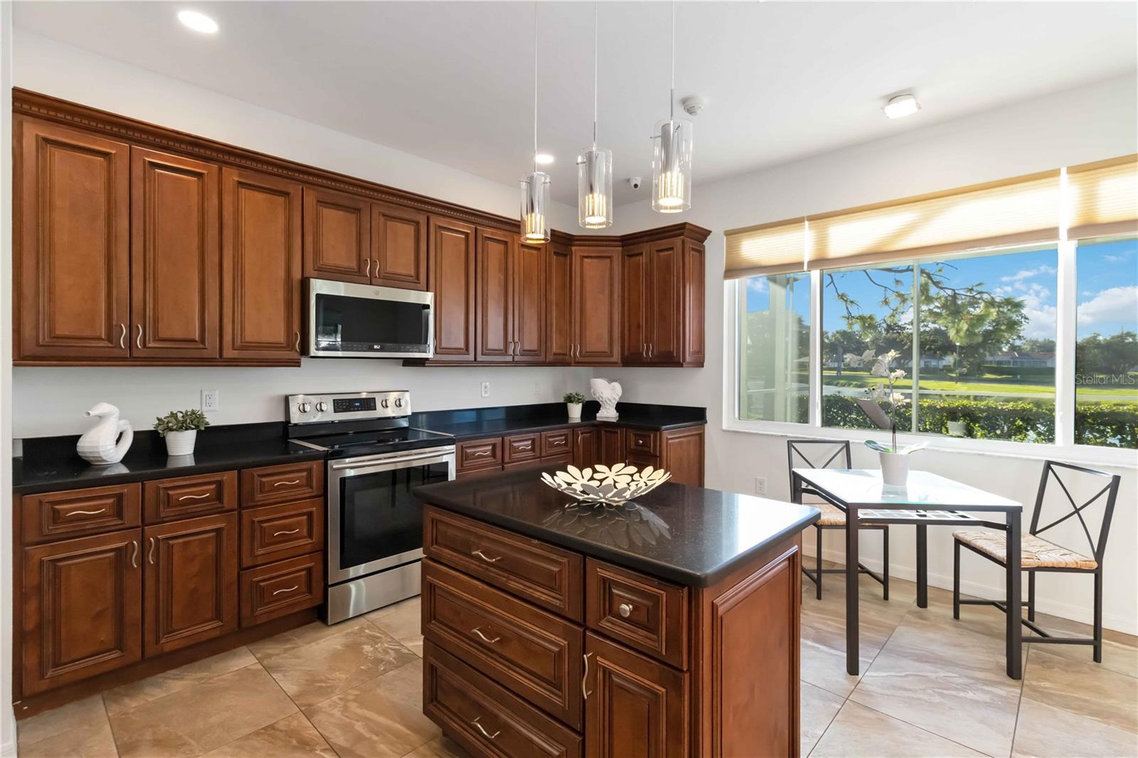 Image 14 of 73 For 4223 Balmoral Way