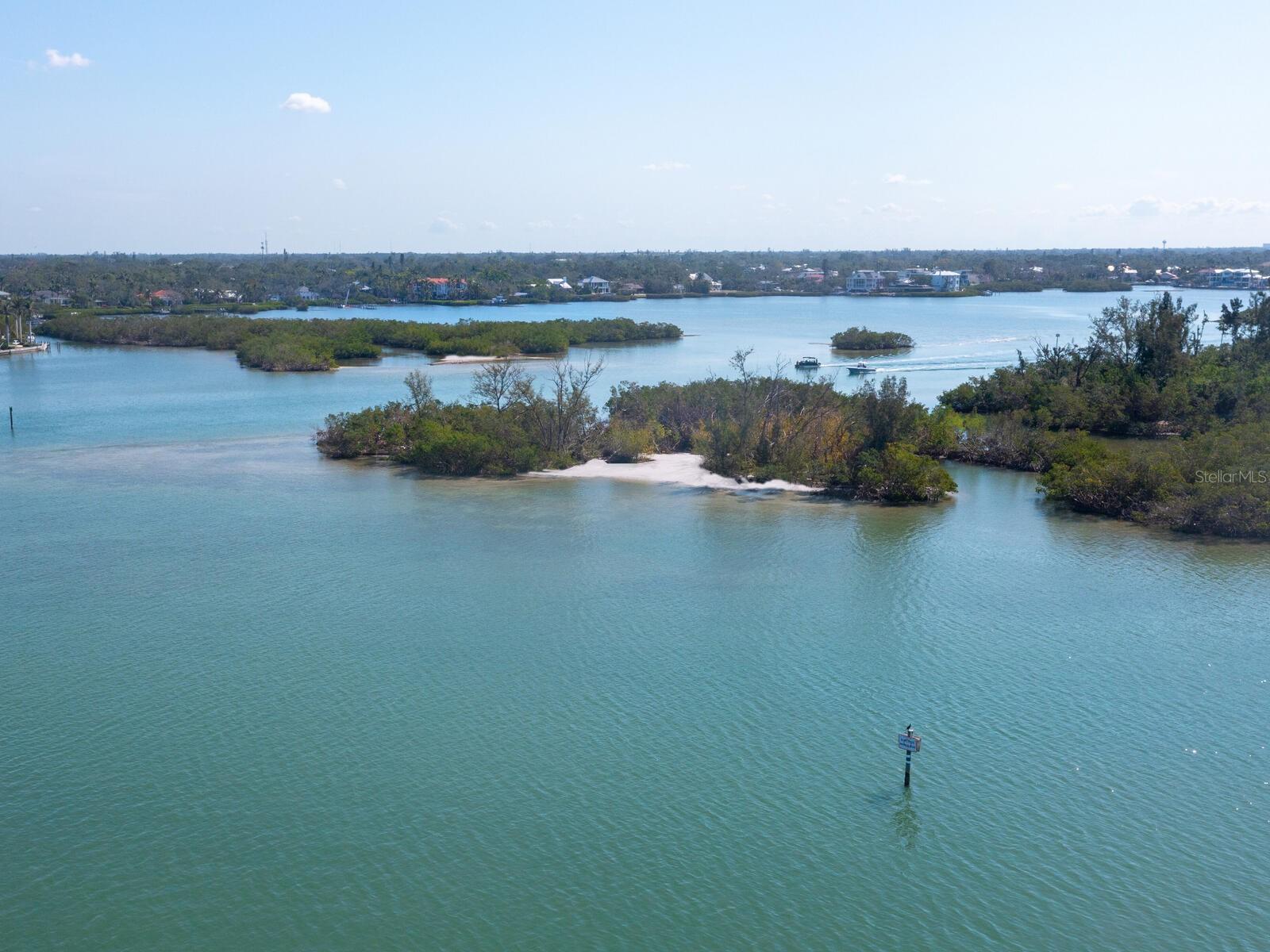 Image 18 of 59 For 894 Freeling Drive