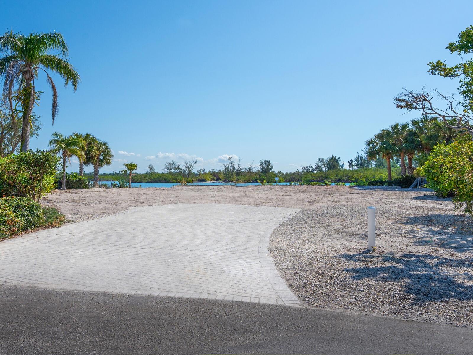 Image 21 of 59 For 894 Freeling Drive