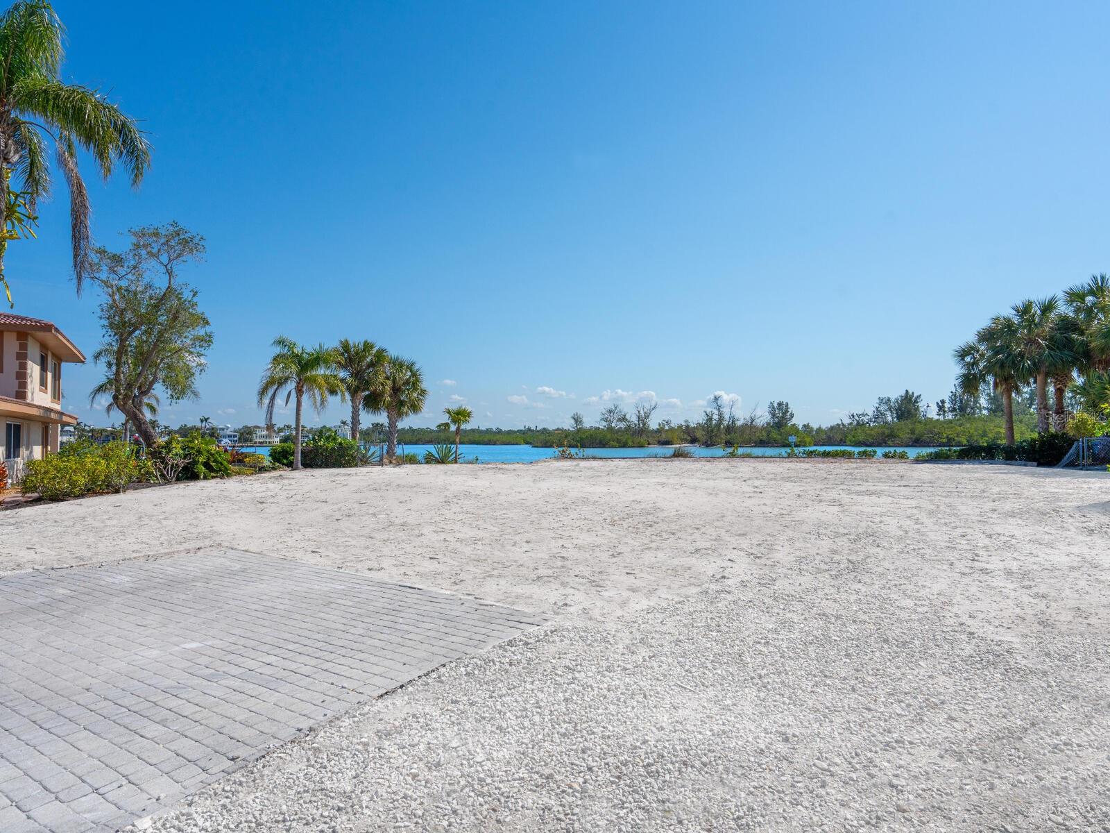 Image 22 of 59 For 894 Freeling Drive