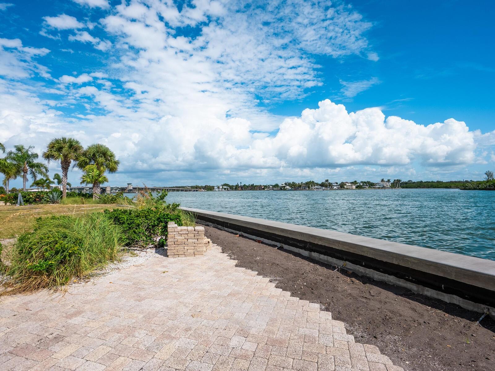 Image 6 of 59 For 894 Freeling Drive