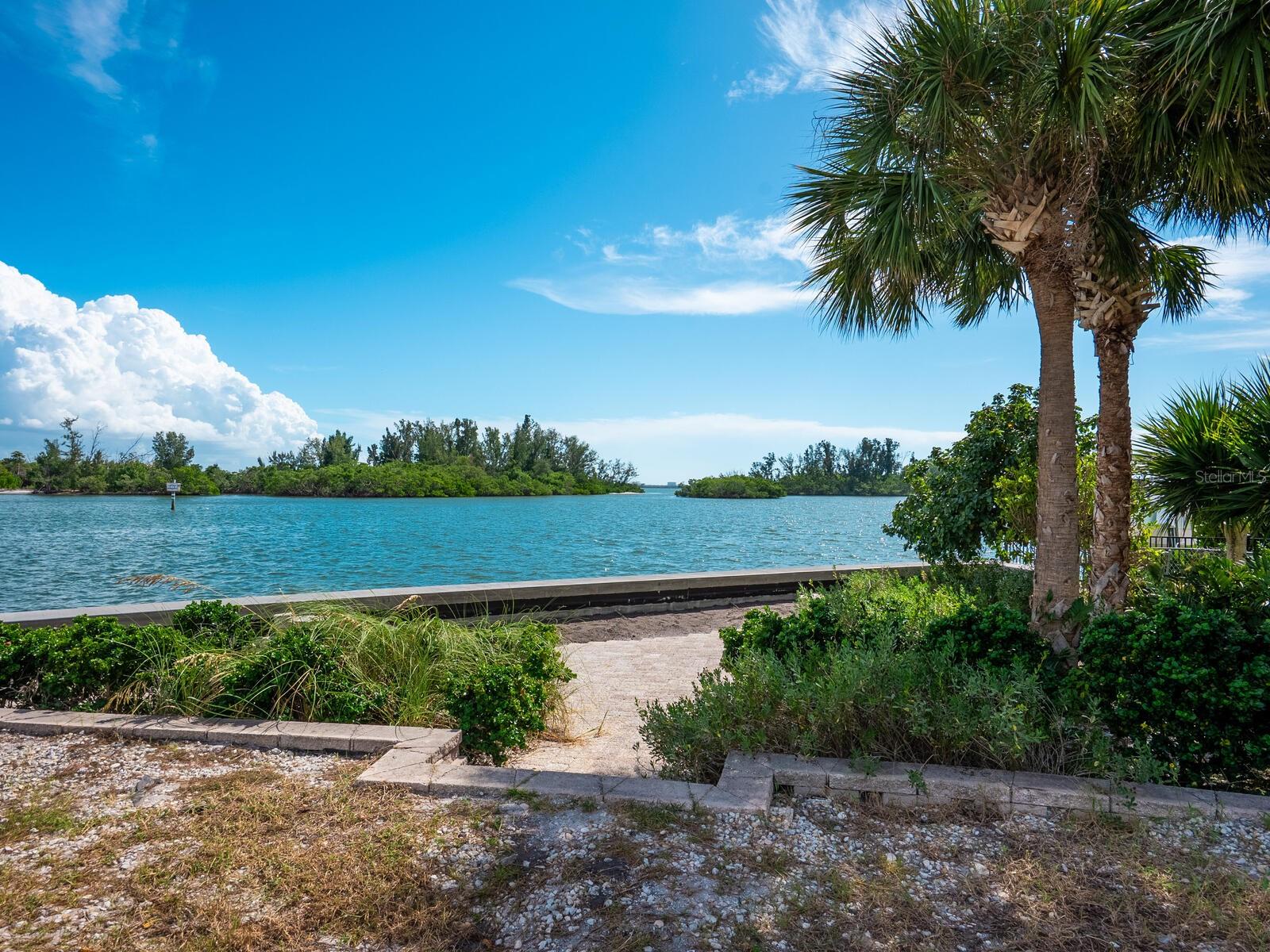 Image 8 of 59 For 894 Freeling Drive