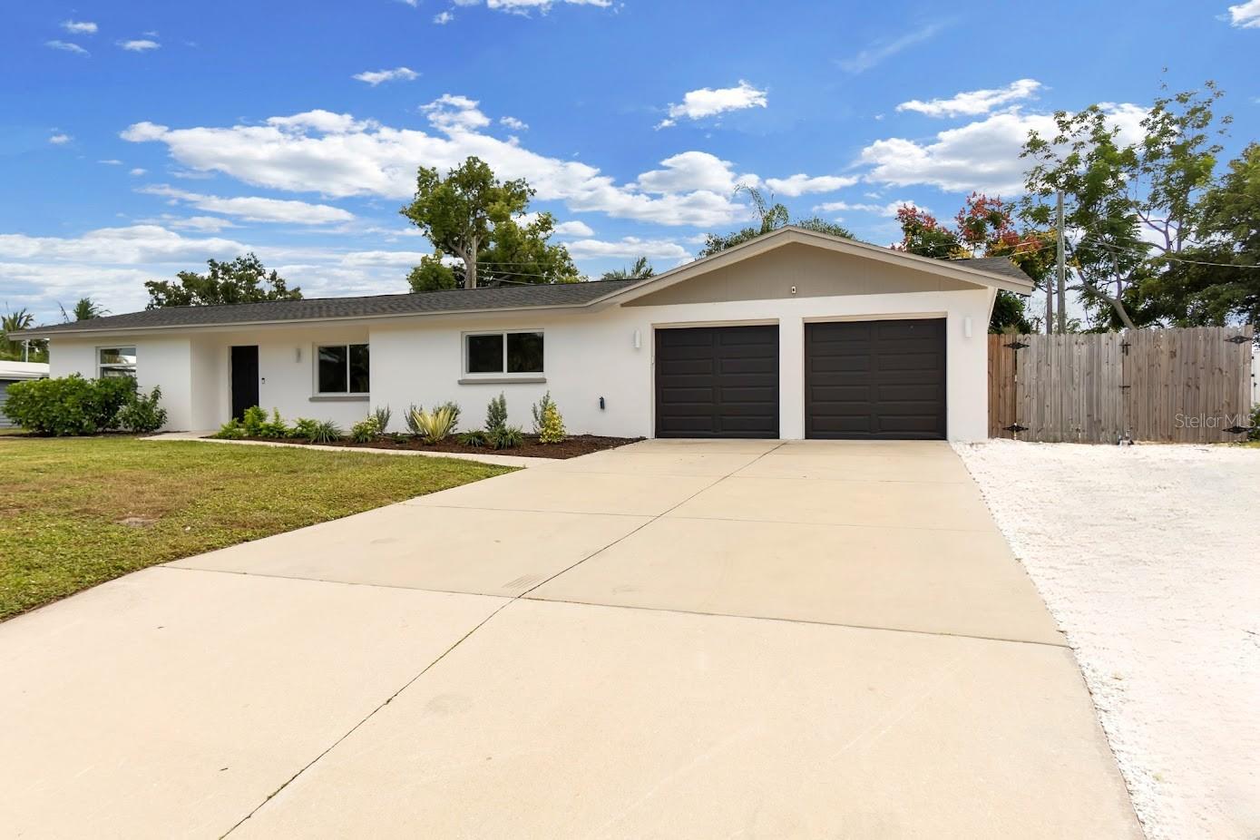 Image 3 of 40 For 2544 Orsova Way