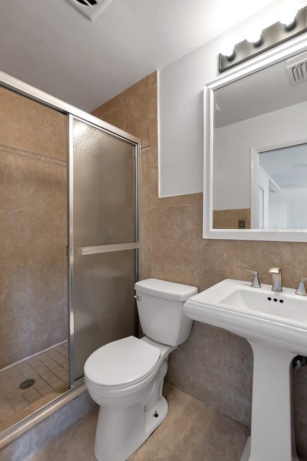 Image 36 of 40 For 2544 Orsova Way