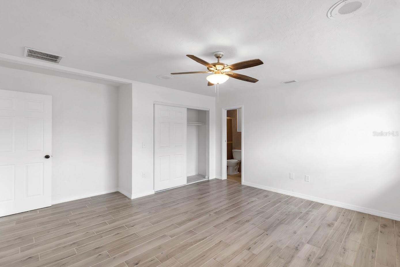 Image 37 of 40 For 2544 Orsova Way