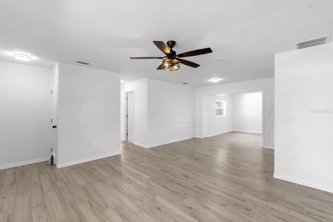 Image 5 of 40 For 2544 Orsova Way