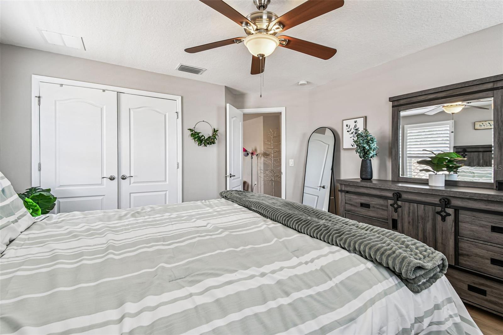 Image 46 of 78 For 3006 Oriole Drive