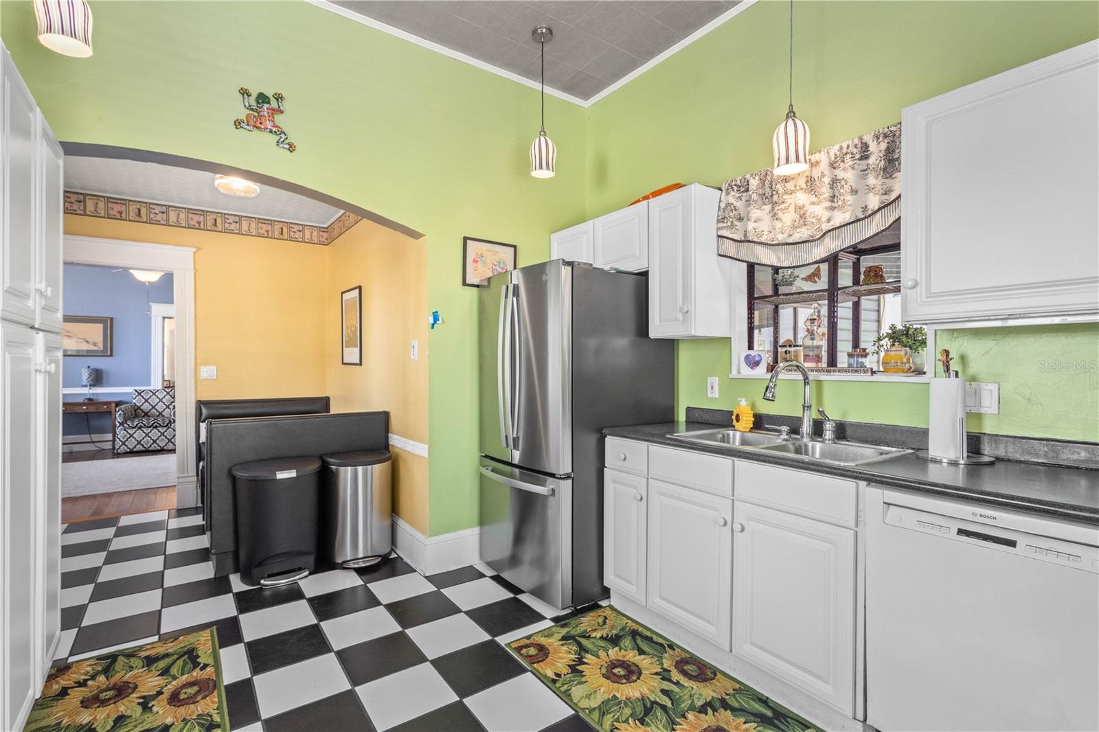 Image 11 of 34 For 501 Euclid Avenue