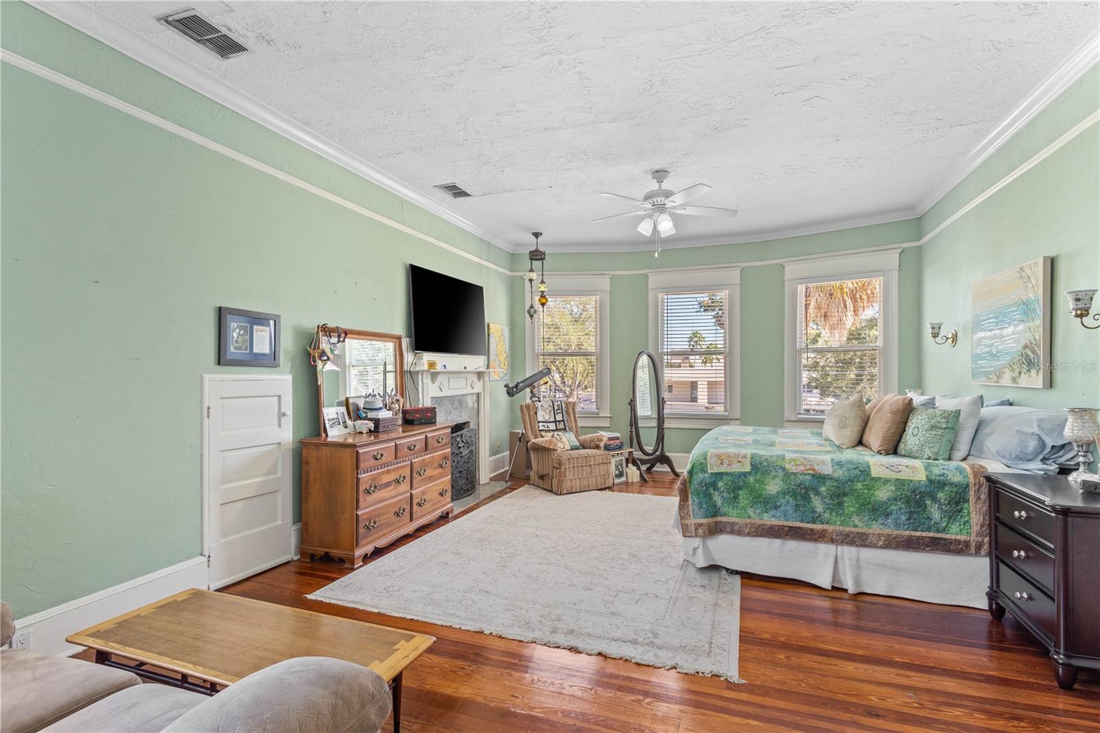 Image 21 of 34 For 501 Euclid Avenue