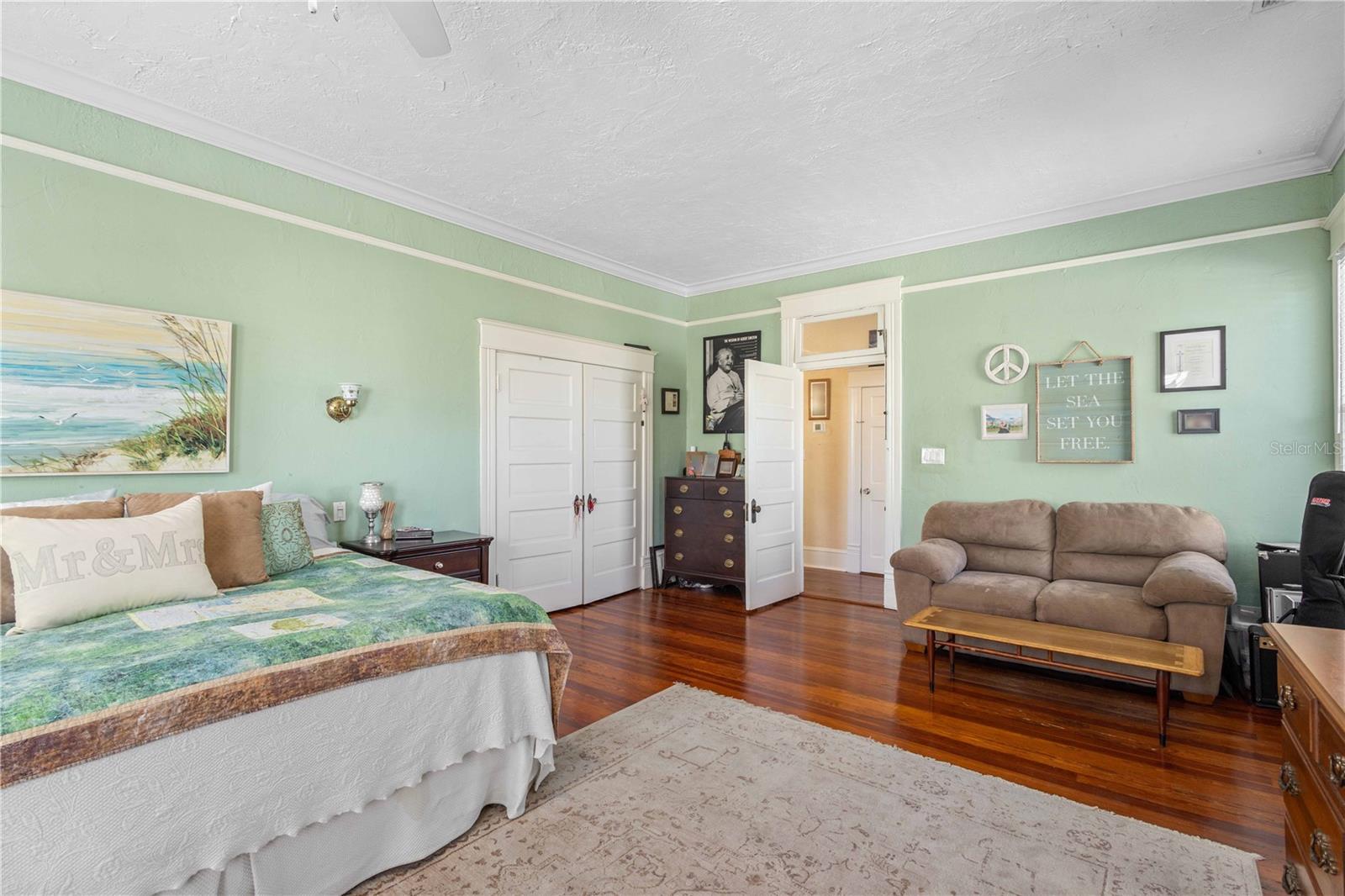 Image 22 of 34 For 501 Euclid Avenue