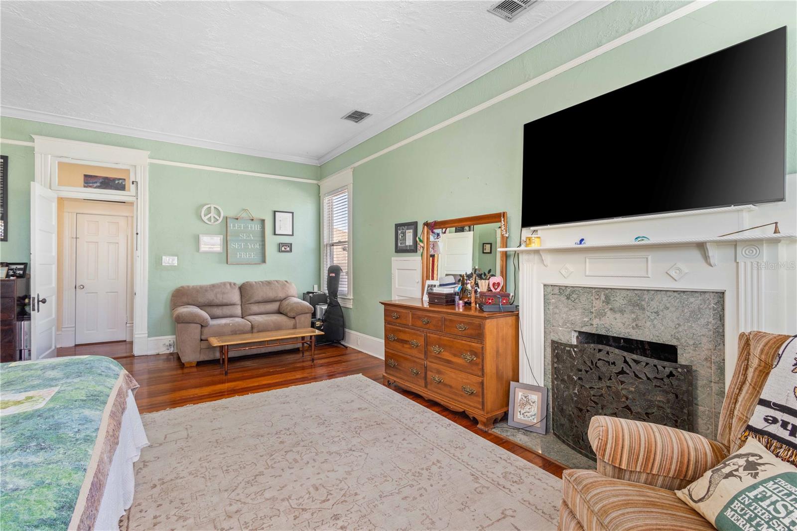 Image 23 of 34 For 501 Euclid Avenue