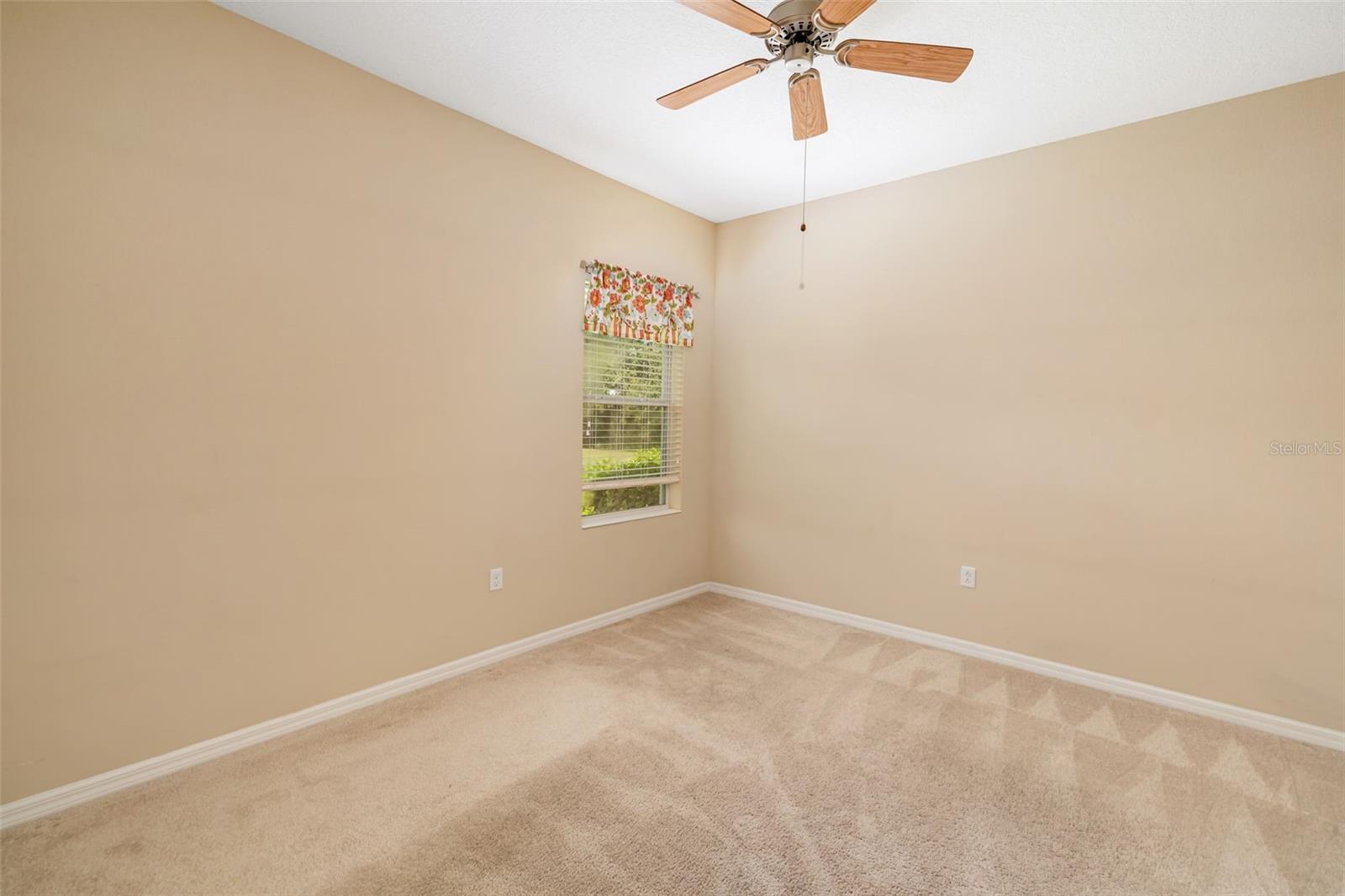 Image 30 of 74 For 16422 Rivers Reach Boulevard