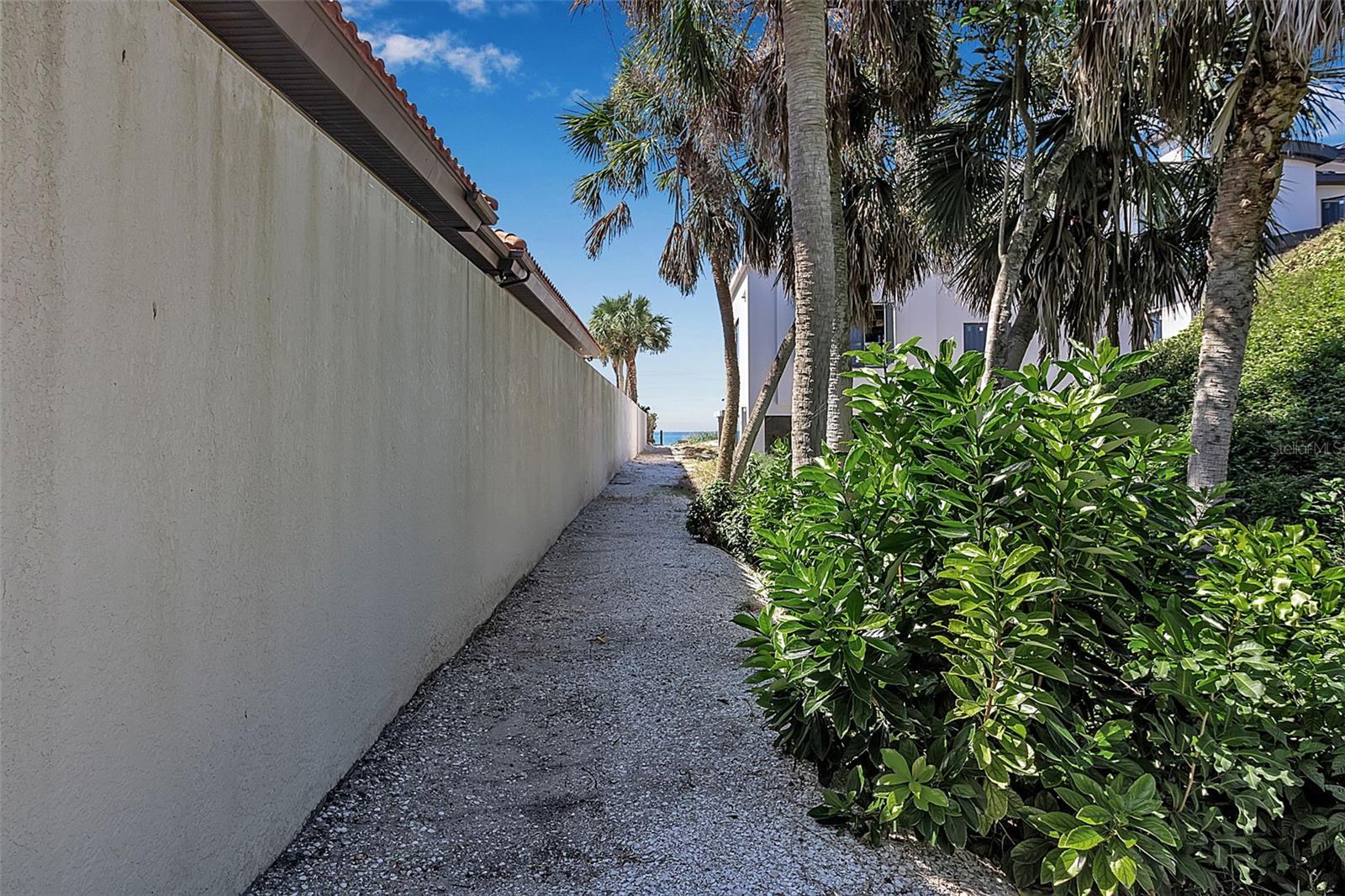 Image 61 of 75 For 2508 Casey Key Road