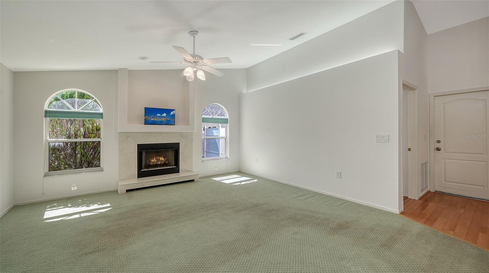 Image 18 of 54 For 4487 Diamond Circle E