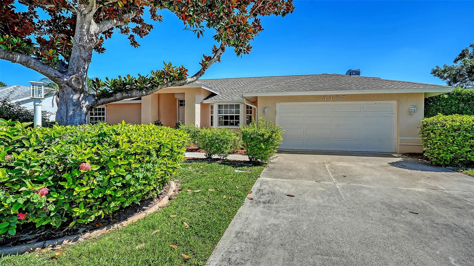 Image 2 of 54 For 4487 Diamond Circle E