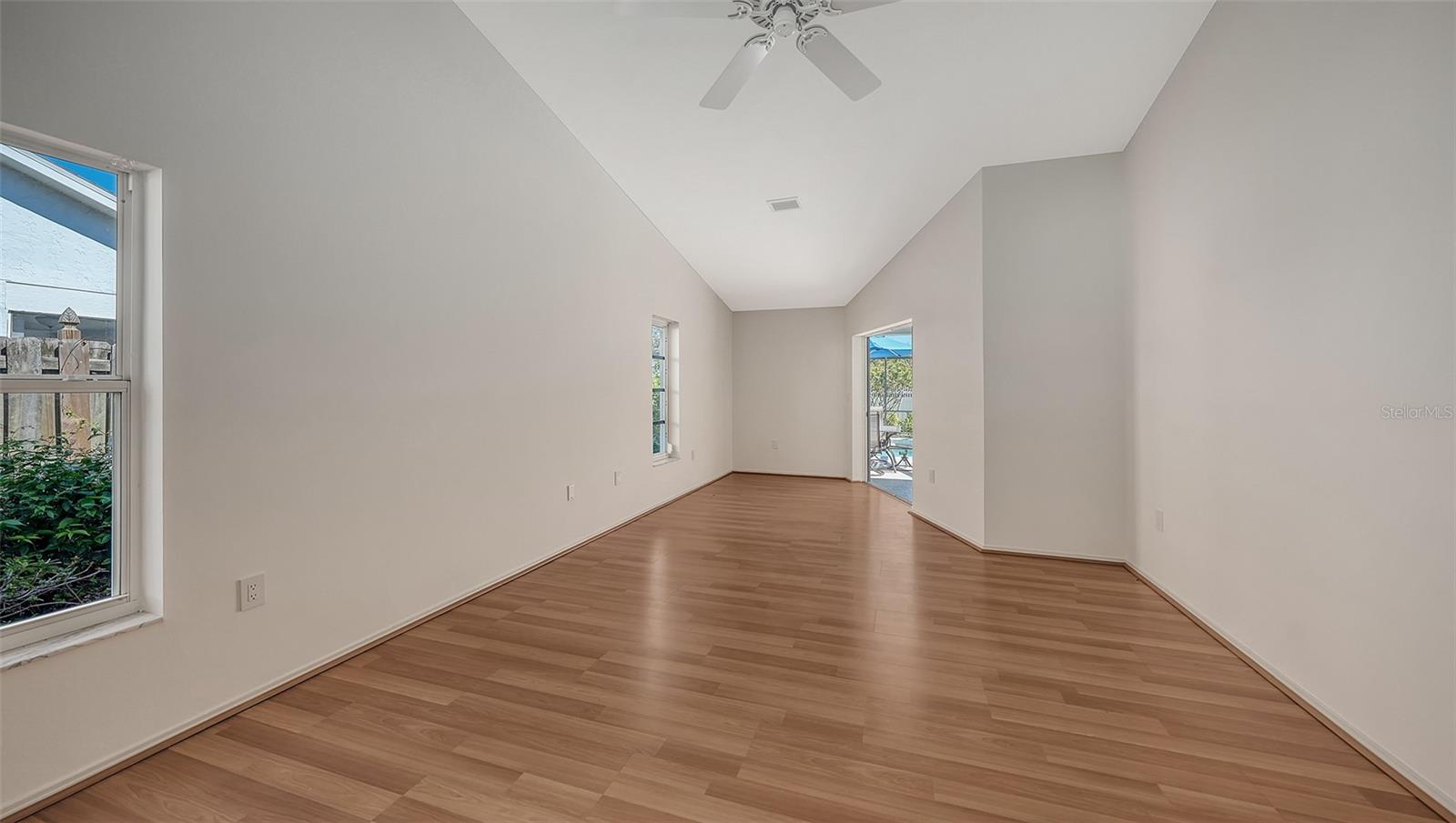 Image 22 of 54 For 4487 Diamond Circle E