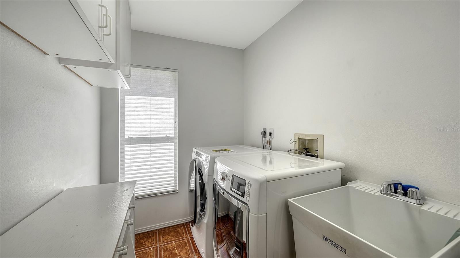 Image 35 of 54 For 4487 Diamond Circle E