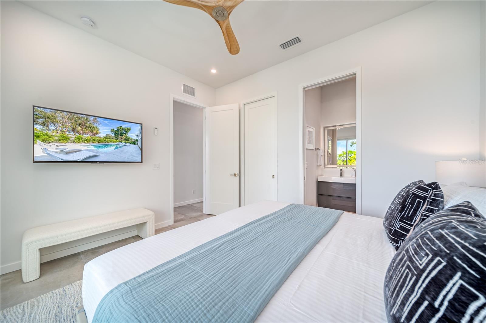 Image 39 of 64 For 2585 Clematis Street