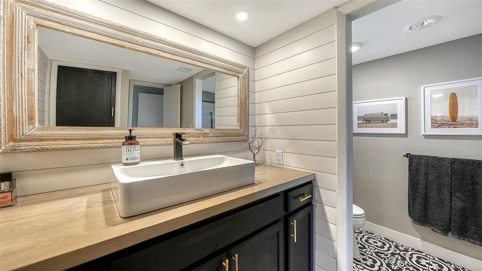 Image 26 of 76 For 4500 Gulf Of Mexico Dr  305