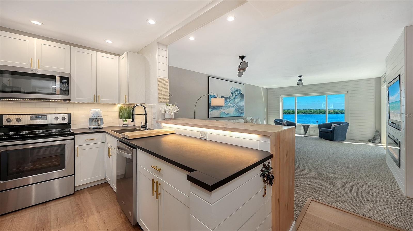 Image 5 of 76 For 4500 Gulf Of Mexico Dr  305