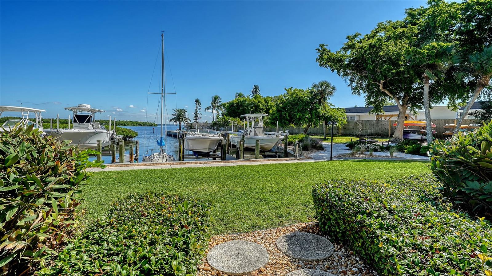 Image 68 of 76 For 4500 Gulf Of Mexico Dr  305