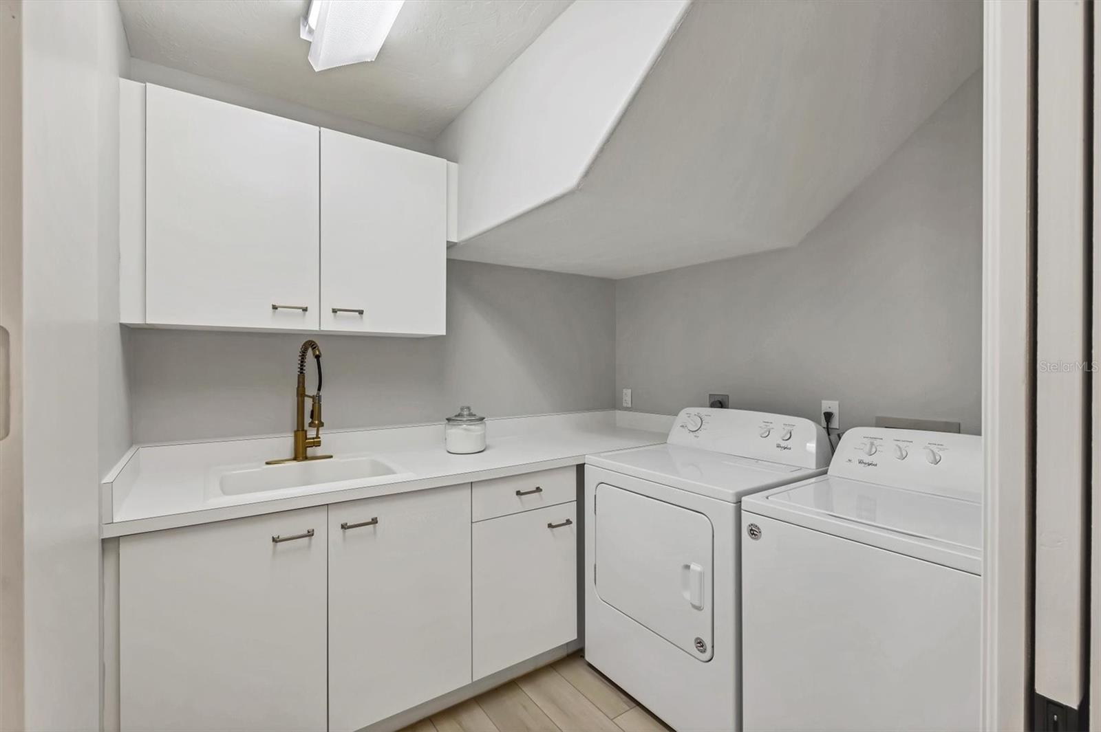 Image 41 of 69 For 1703 Starling Drive 1703