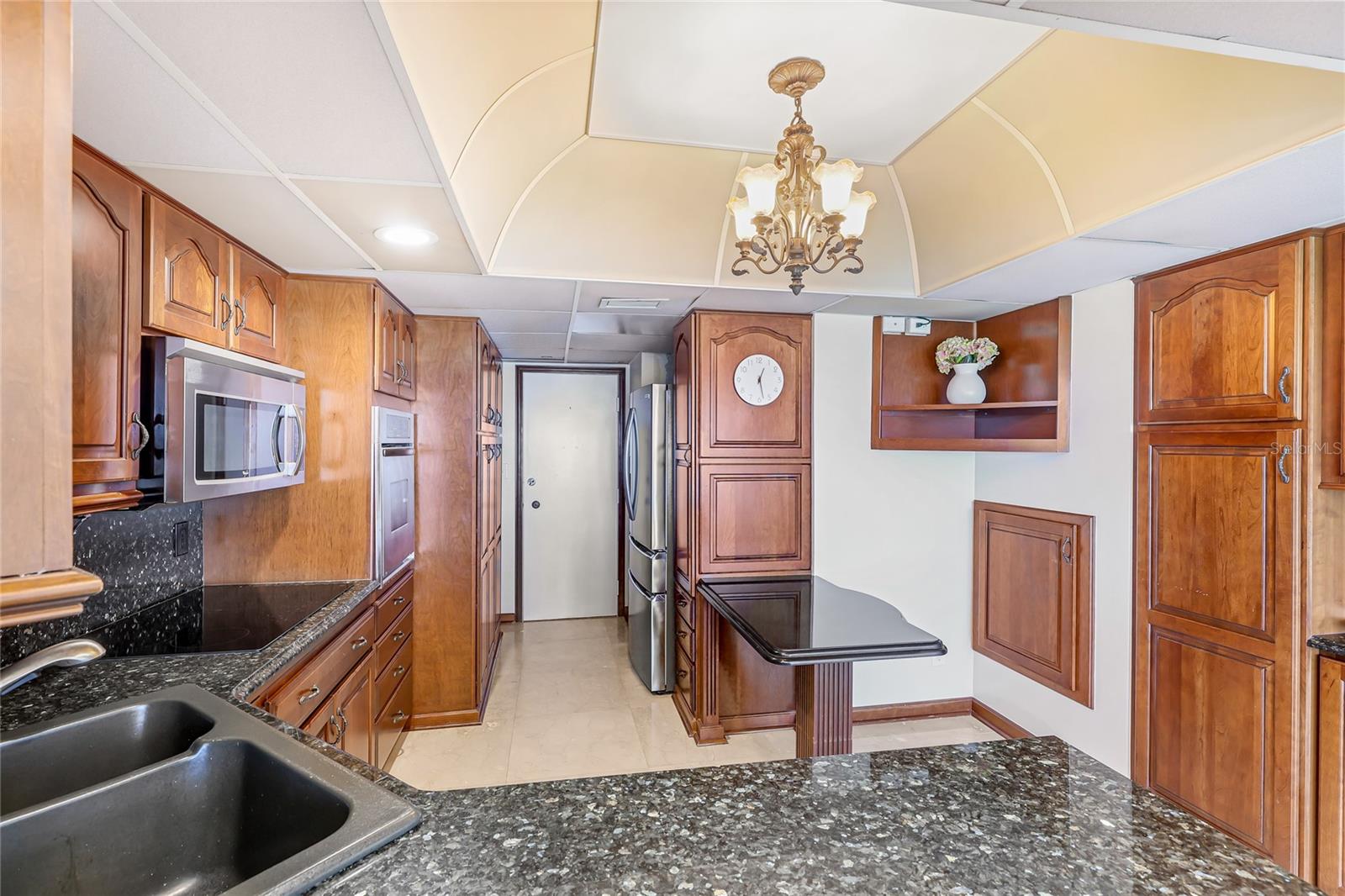 Image 11 of 37 For 603 Longboat Club Road 1103n