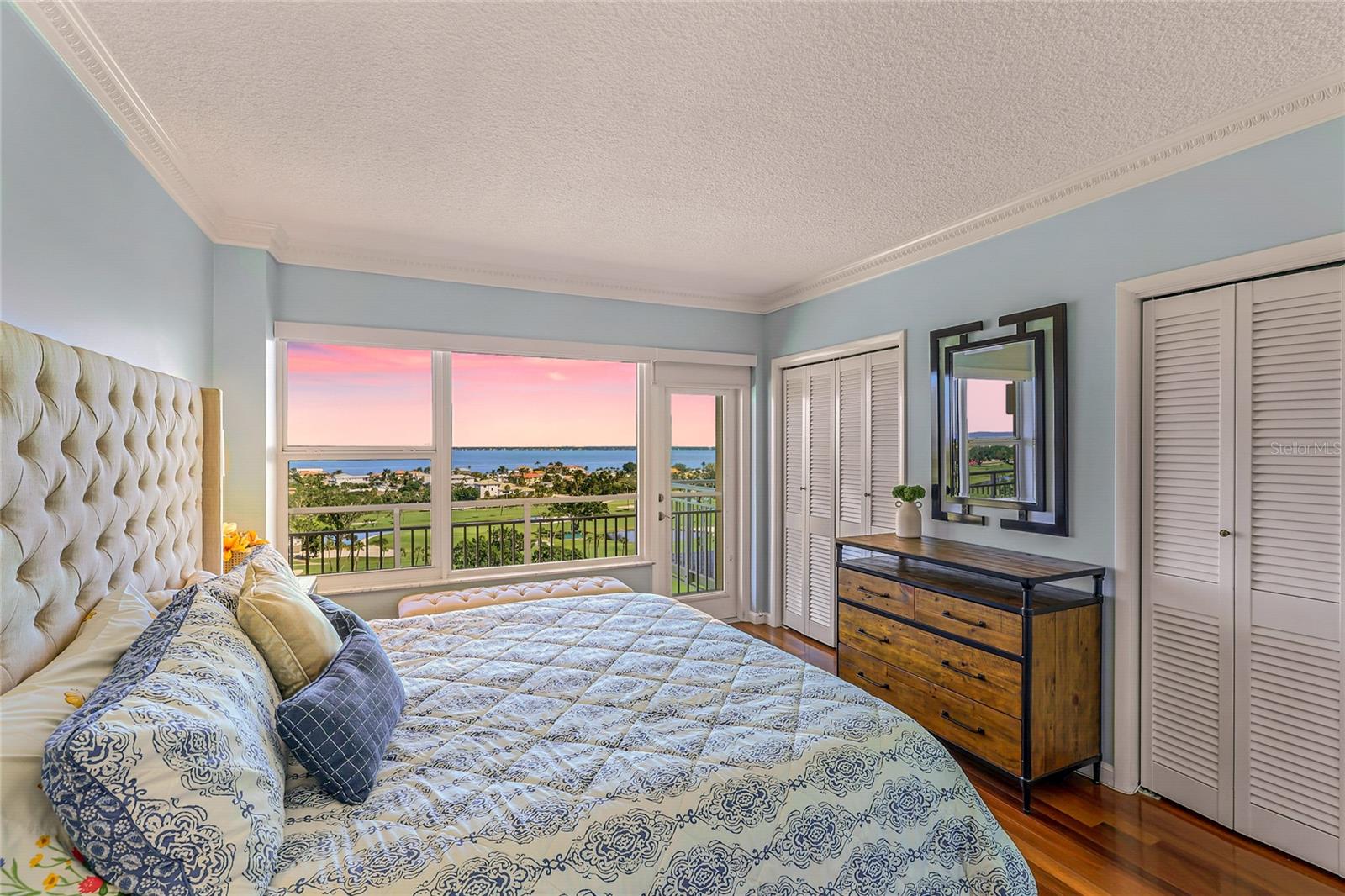 Image 23 of 37 For 603 Longboat Club Road 1103n