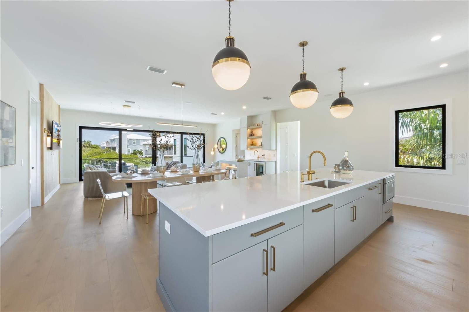 Image 11 of 66 For 111 Gull Drive