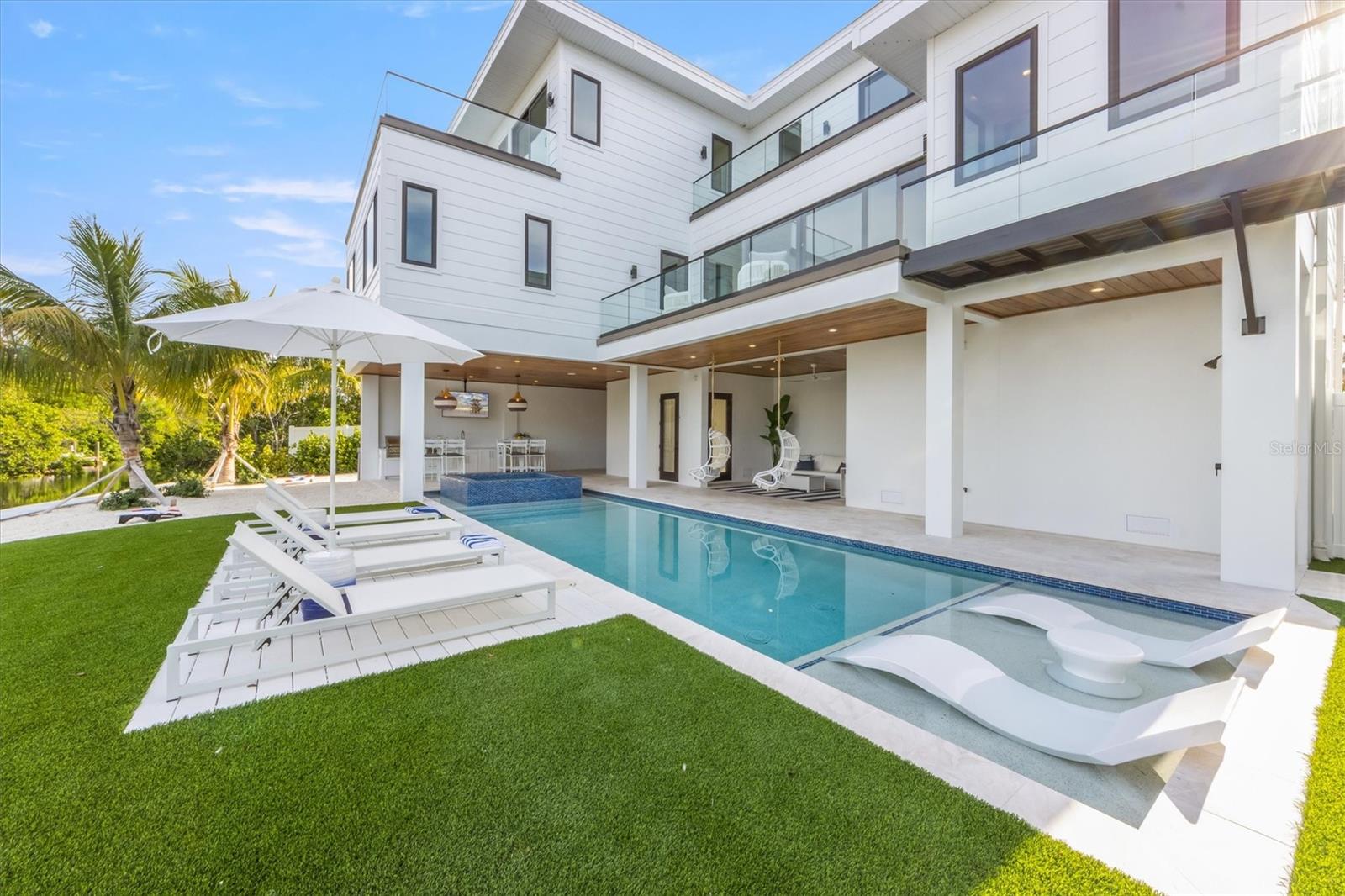 Image 3 of 66 For 111 Gull Drive