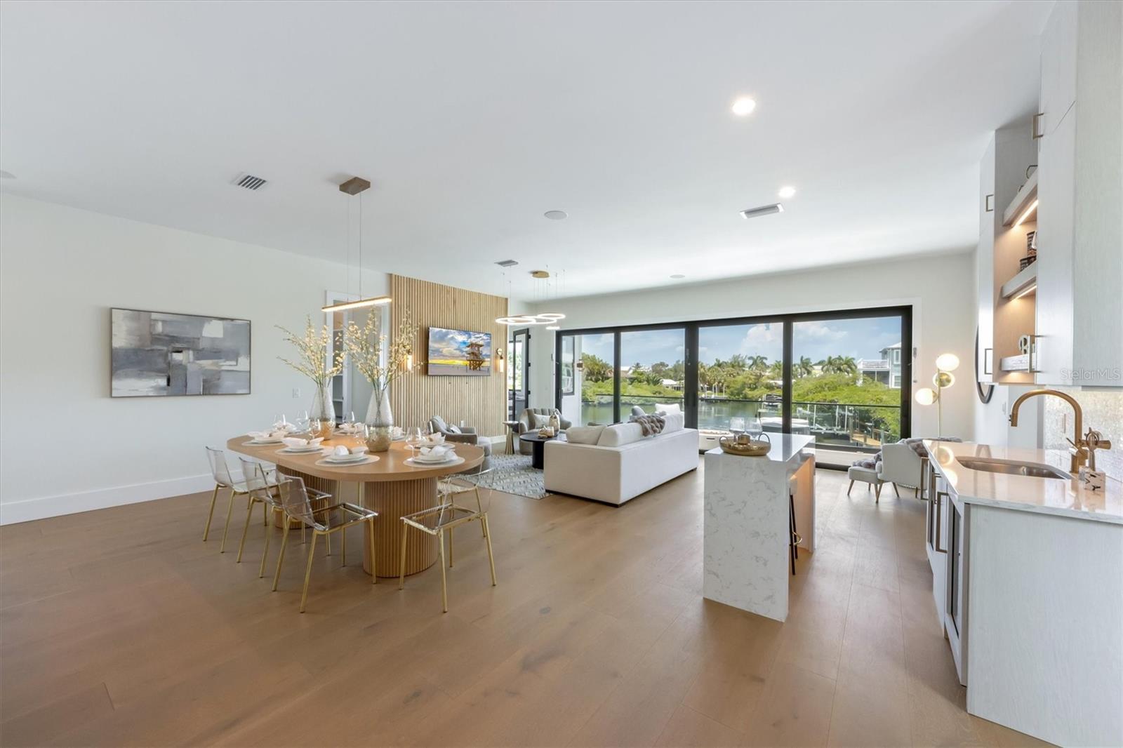 Image 7 of 66 For 111 Gull Drive