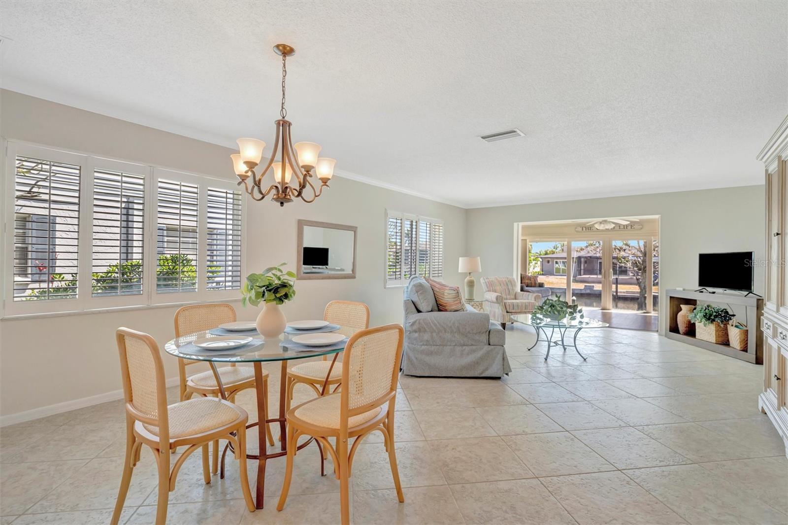 Image 11 of 61 For 4821 Mount Vernon Drive 4821