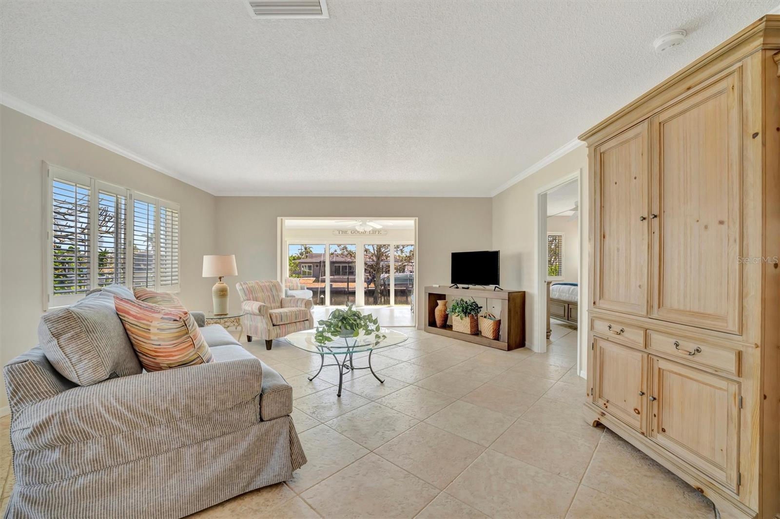 Image 15 of 61 For 4821 Mount Vernon Drive 4821