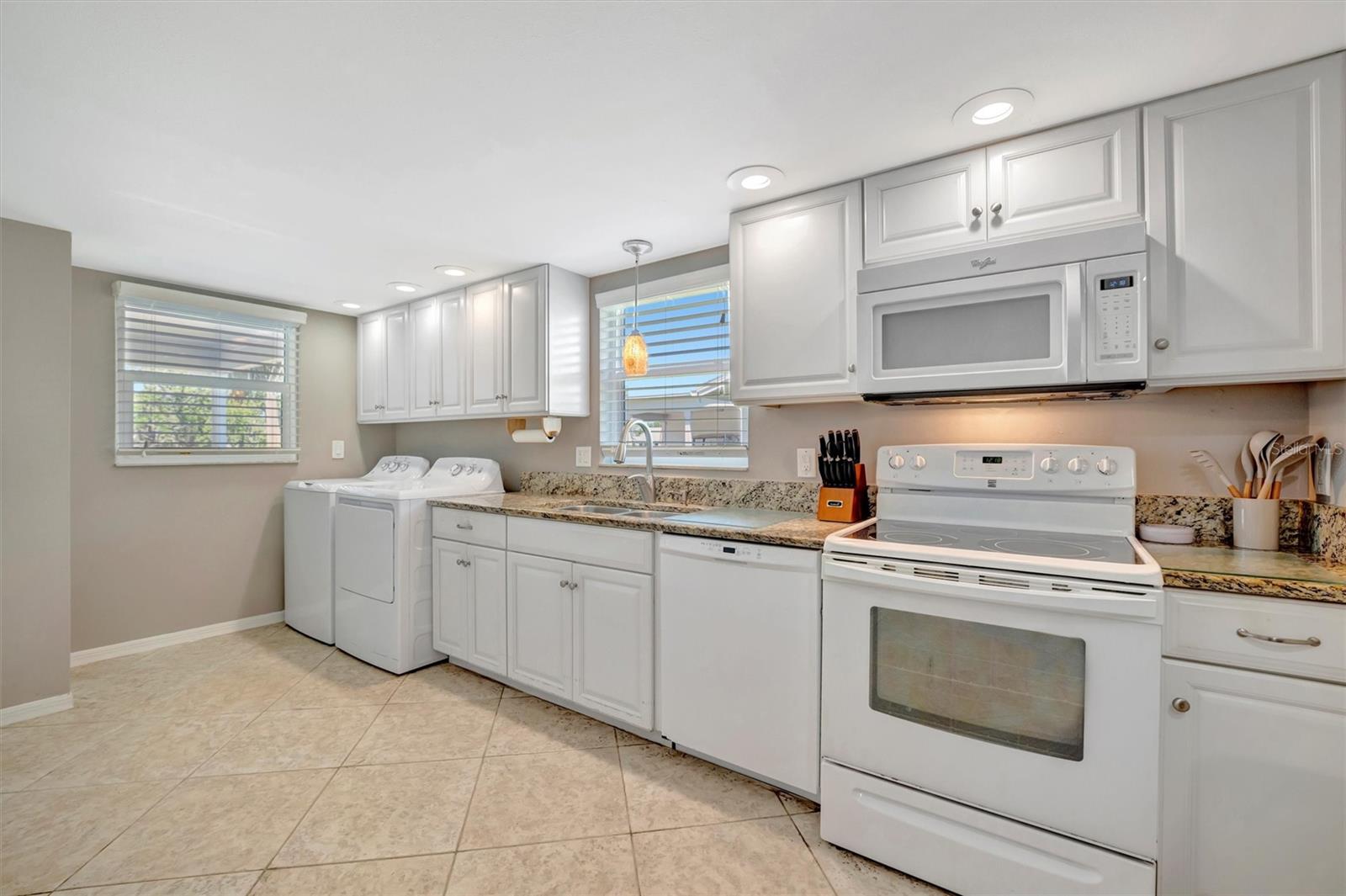 Image 27 of 61 For 4821 Mount Vernon Drive 4821