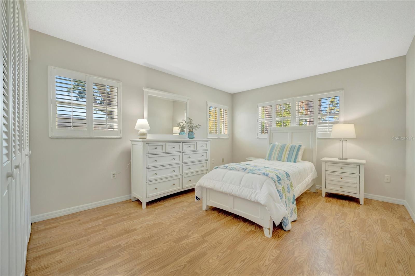 Image 30 of 61 For 4821 Mount Vernon Drive 4821