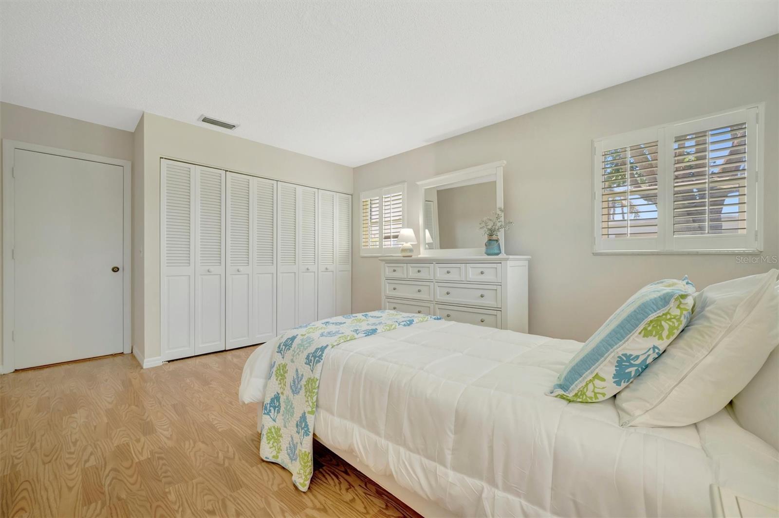 Image 31 of 61 For 4821 Mount Vernon Drive 4821