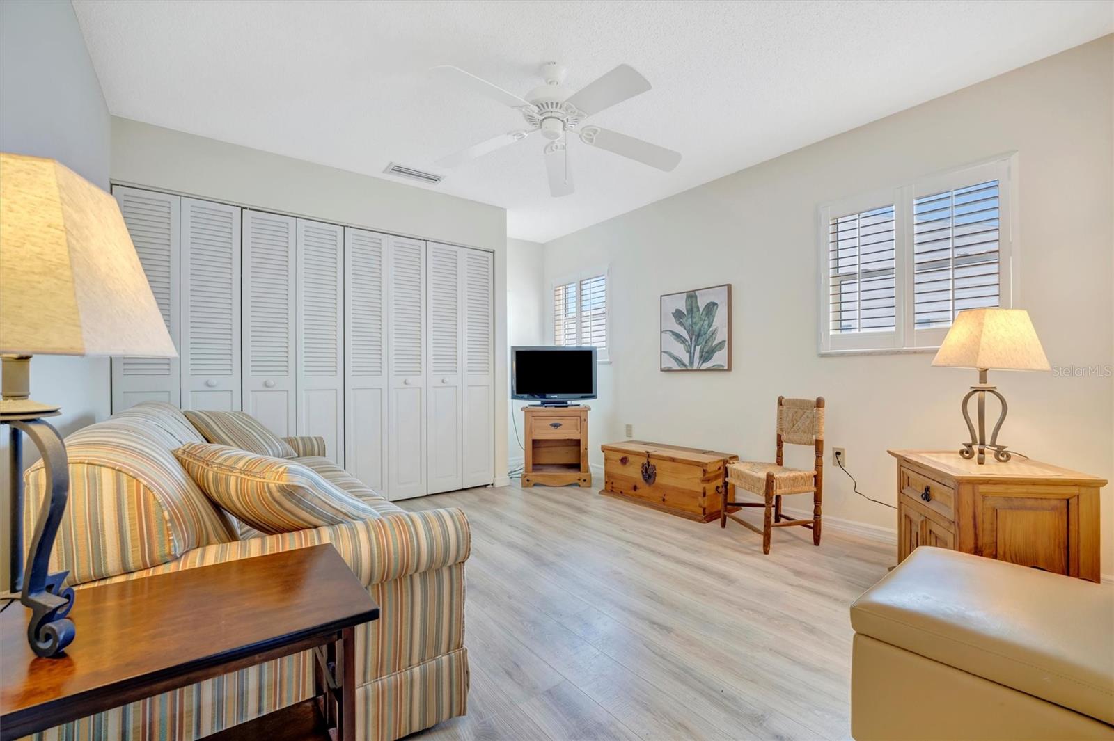 Image 35 of 61 For 4821 Mount Vernon Drive 4821