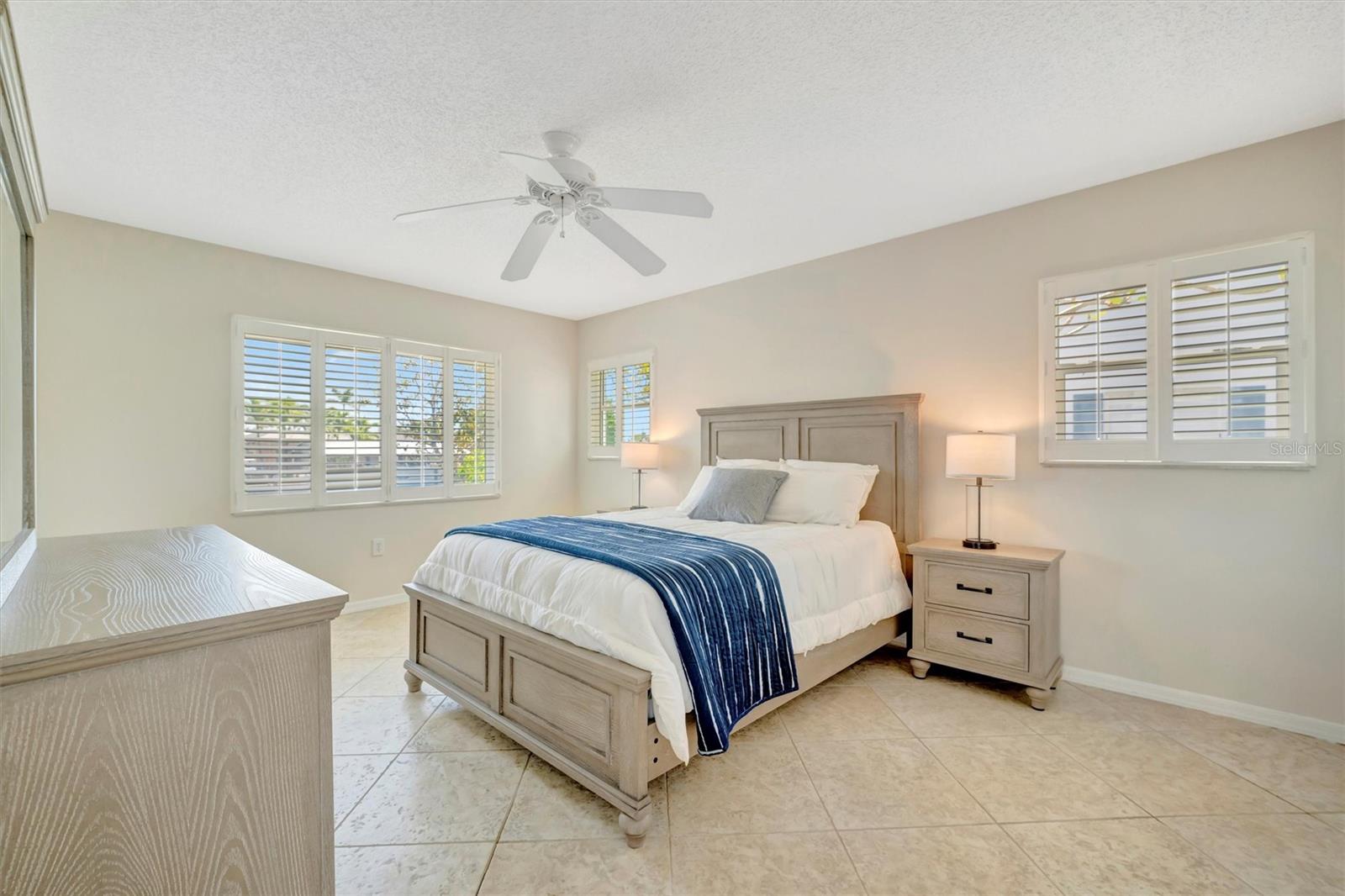 Image 37 of 61 For 4821 Mount Vernon Drive 4821