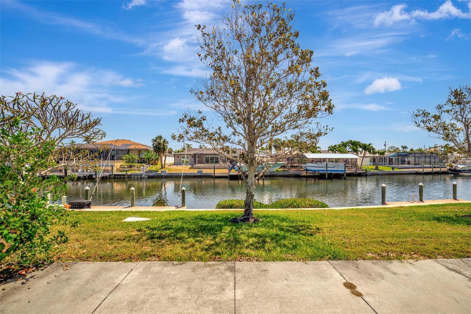 Image 4 of 61 For 4821 Mount Vernon Drive 4821