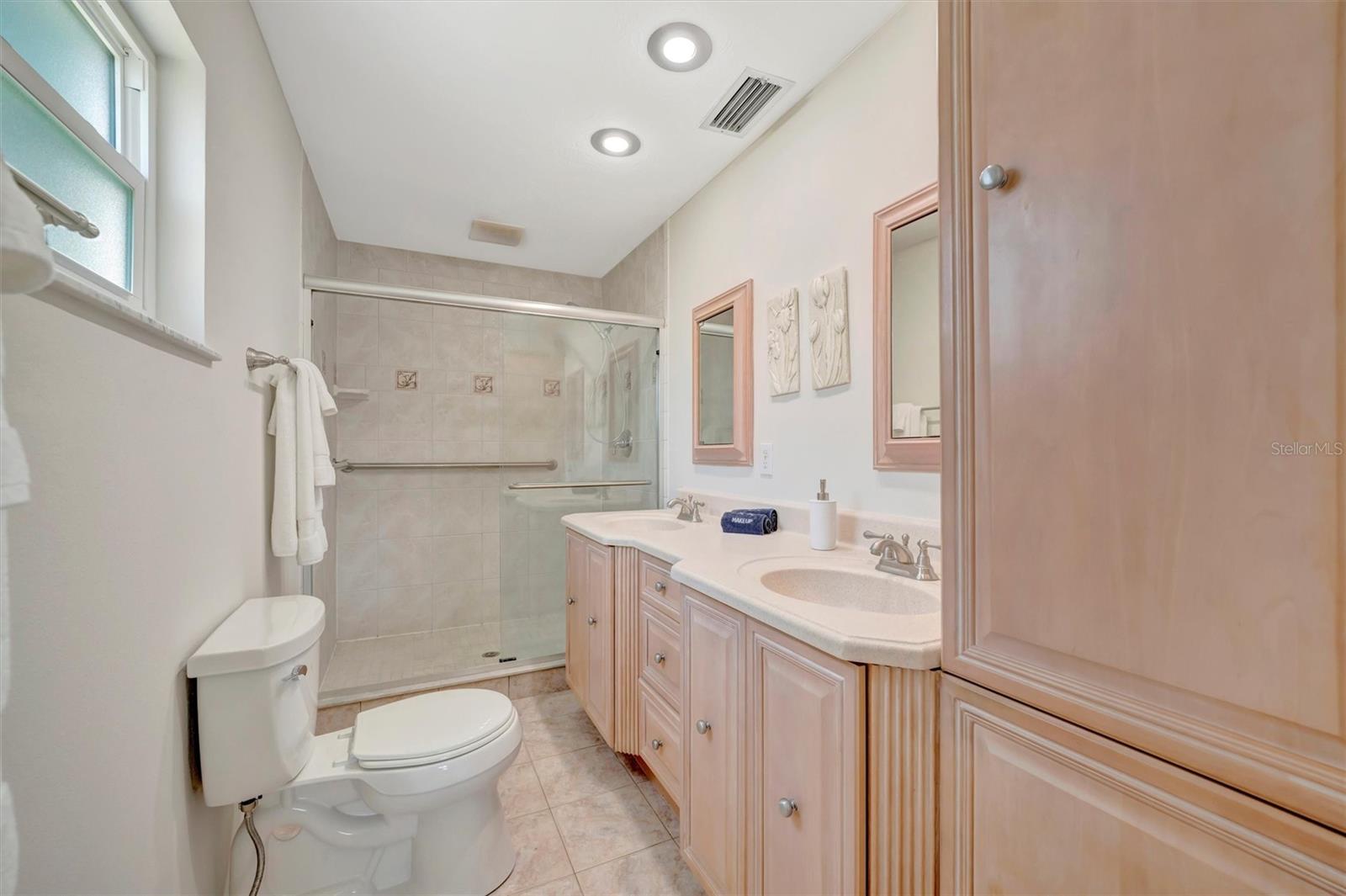 Image 40 of 61 For 4821 Mount Vernon Drive 4821